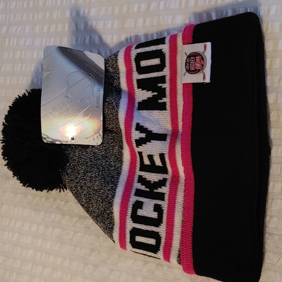 NHL Official Licensed Hockey Mom Toque/Hat NWT - Picture 1 of 7
